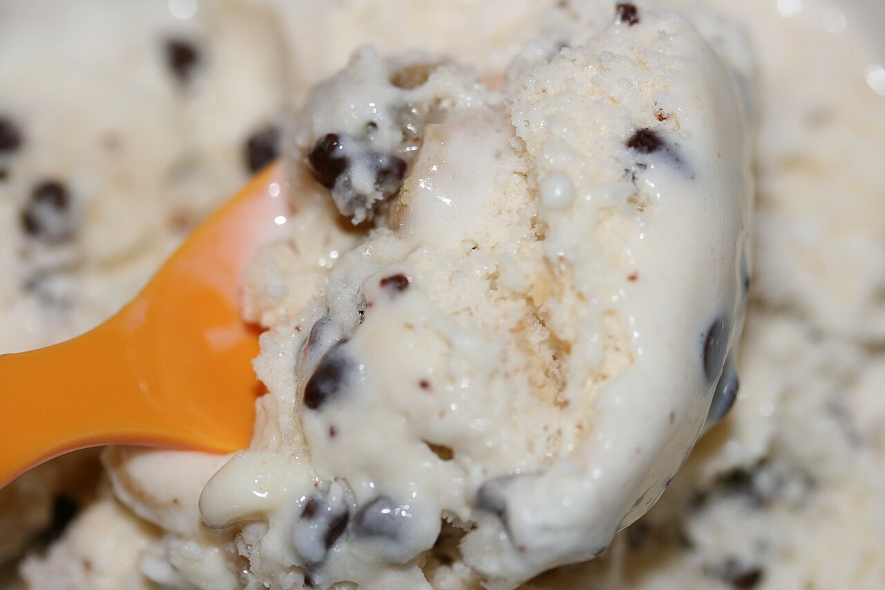Chocolate Chip Cookie vs. Cookie Dough Ice Cream: The Real Difference